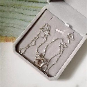 A silver necklace
